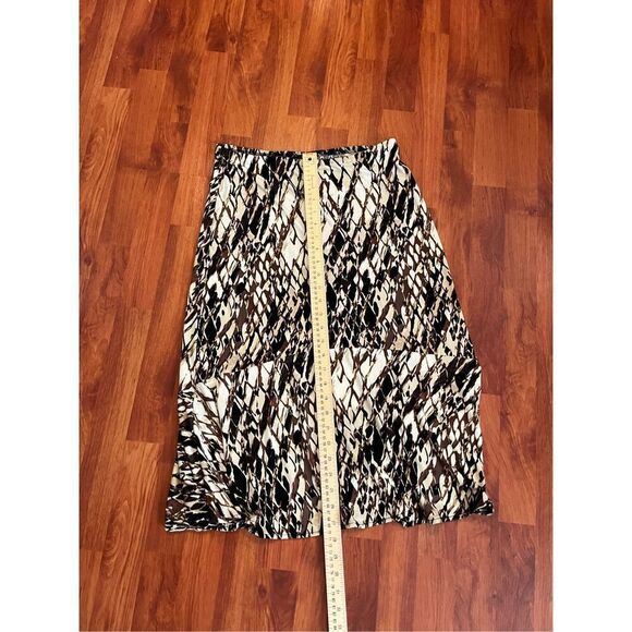 East 5th Women's Brown Print Swing Trumpet Midi Skirt size small - Picture 5 of 6